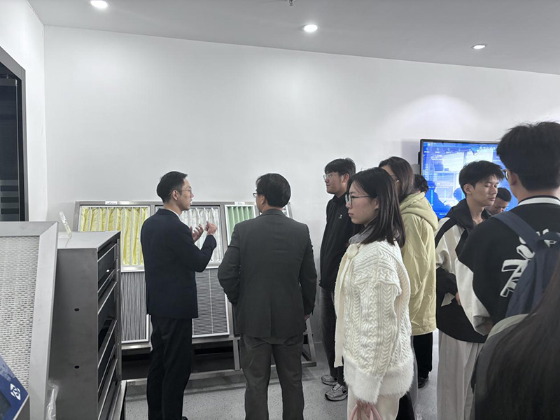 校企聯(lián)動 雙向奔赴 丨熱烈歡迎深圳職業(yè)技術(shù)大學(xué)師生到訪億天凈化進行學(xué)習(xí)交流