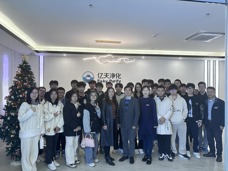校企聯(lián)動 雙向奔赴 丨熱烈歡迎深圳職業(yè)技術(shù)大學(xué)師生到訪億天凈化進行學(xué)習(xí)交流